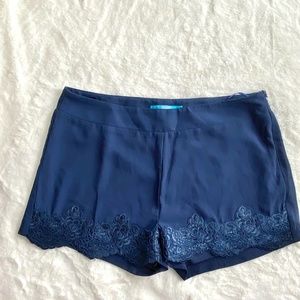 Francesca’s Boutique Shorts w/ Lace in Size Medium